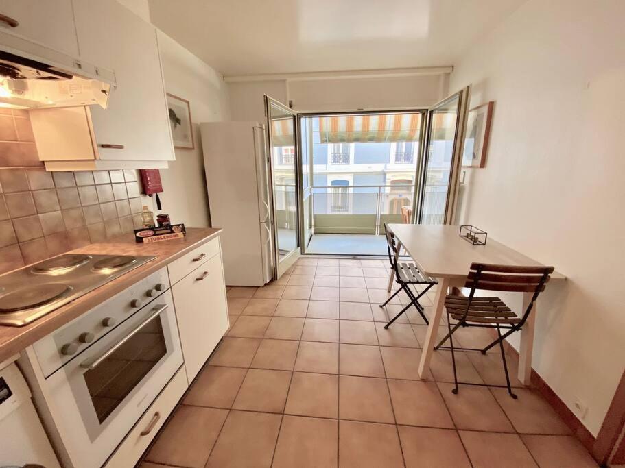 Comfortable, Very Well Located Between Train Station And Lake! Лозанна Екстер'єр фото