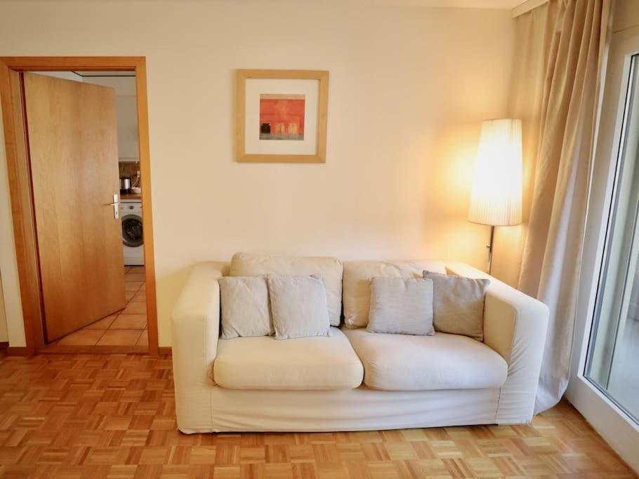 Comfortable, Very Well Located Between Train Station And Lake! Лозанна Екстер'єр фото