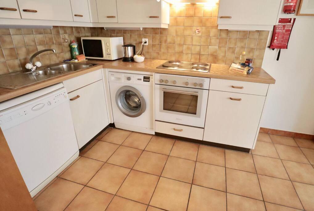Comfortable, Very Well Located Between Train Station And Lake! Лозанна Екстер'єр фото
